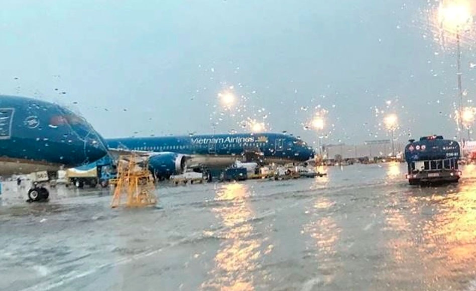 Storm Mulan causes flight disruption in Vietnam